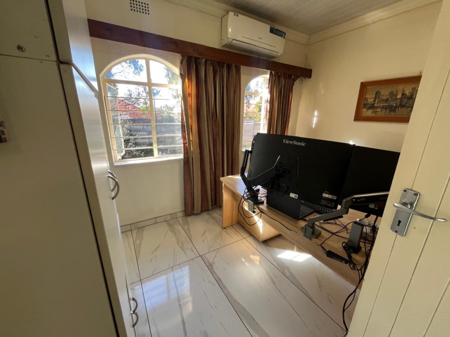 3 Bedroom Property for Sale in Brackendowns Gauteng