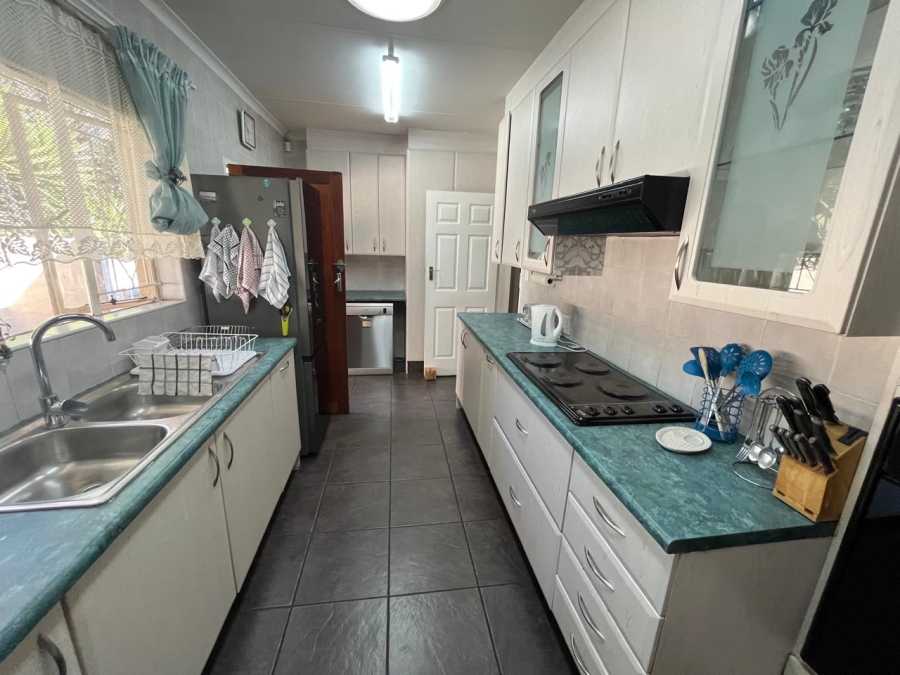 3 Bedroom Property for Sale in Brackendowns Gauteng