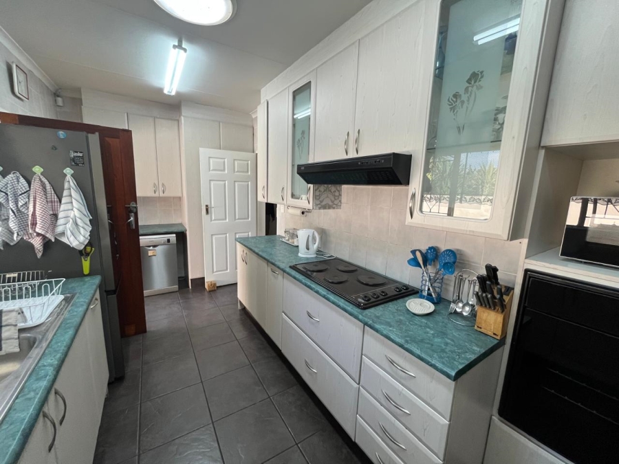 3 Bedroom Property for Sale in Brackendowns Gauteng