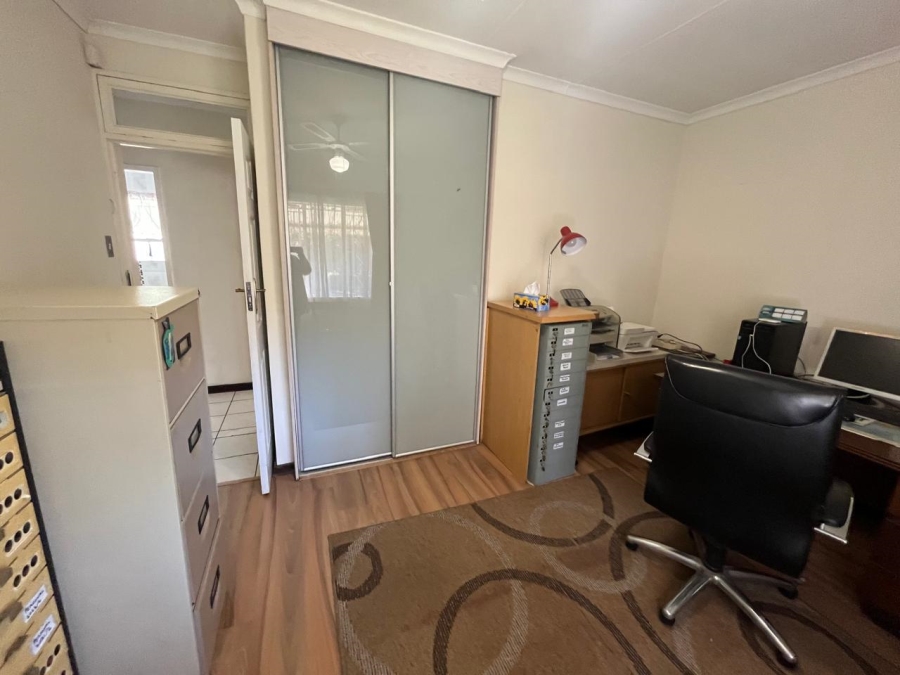 3 Bedroom Property for Sale in Brackendowns Gauteng