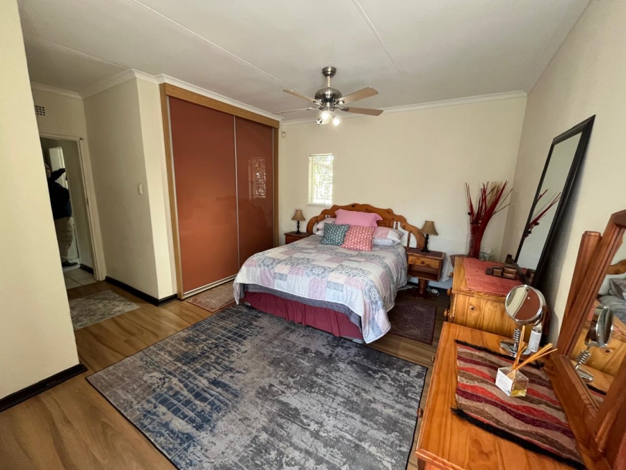 3 Bedroom Property for Sale in Brackendowns Gauteng