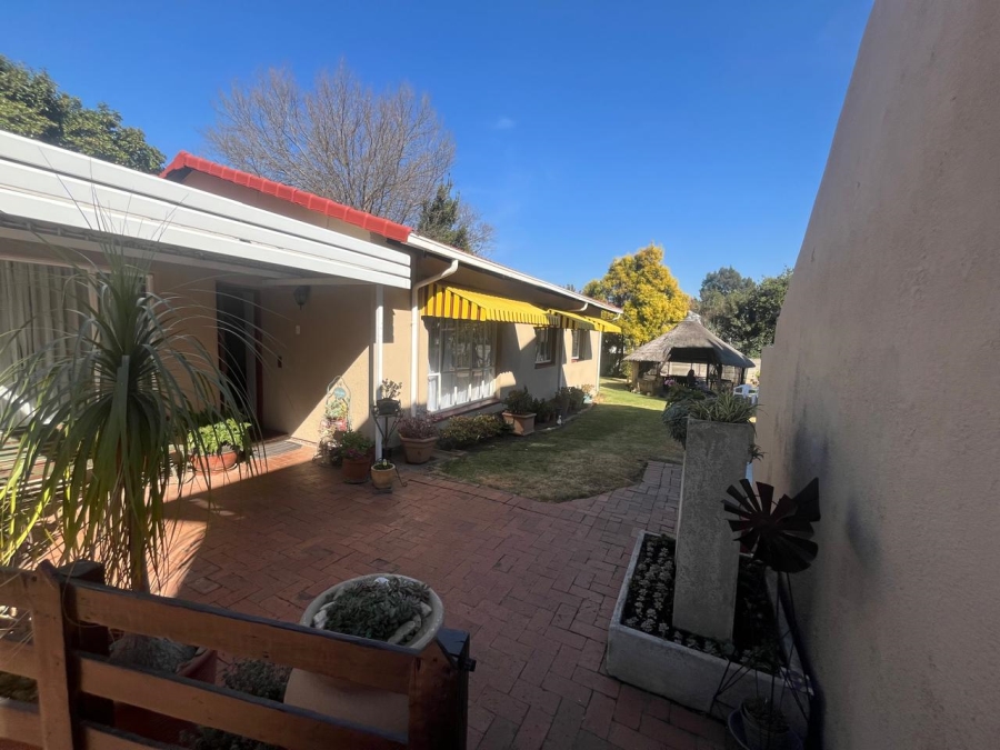 3 Bedroom Property for Sale in Brackendowns Gauteng