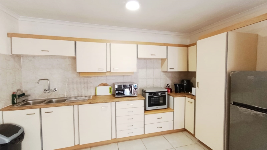 To Let 1 Bedroom Property for Rent in Erasmusrand Gauteng