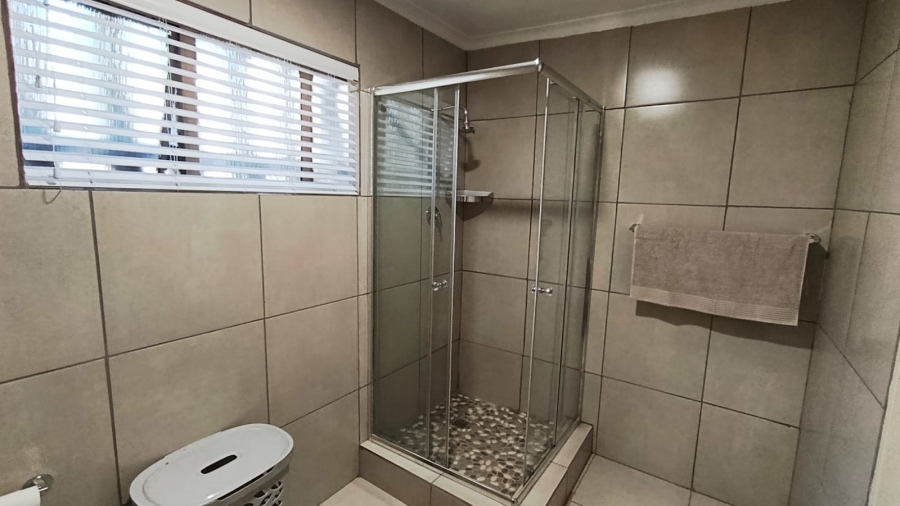 To Let 1 Bedroom Property for Rent in Erasmusrand Gauteng