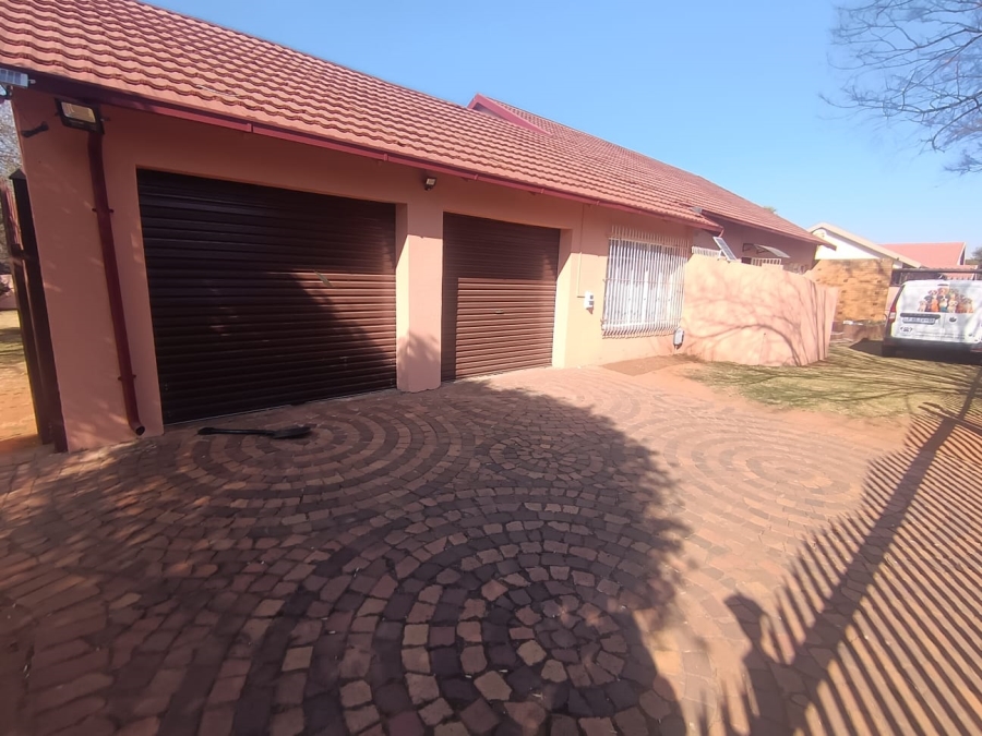 To Let 3 Bedroom Property for Rent in Brakpan Central Gauteng