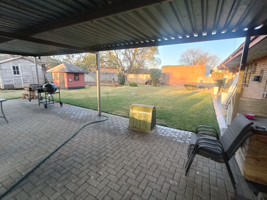 4 Bedroom Property for Sale in Vanderbijlpark CW 5 Gauteng