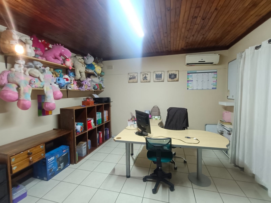 4 Bedroom Property for Sale in Vanderbijlpark CW 5 Gauteng