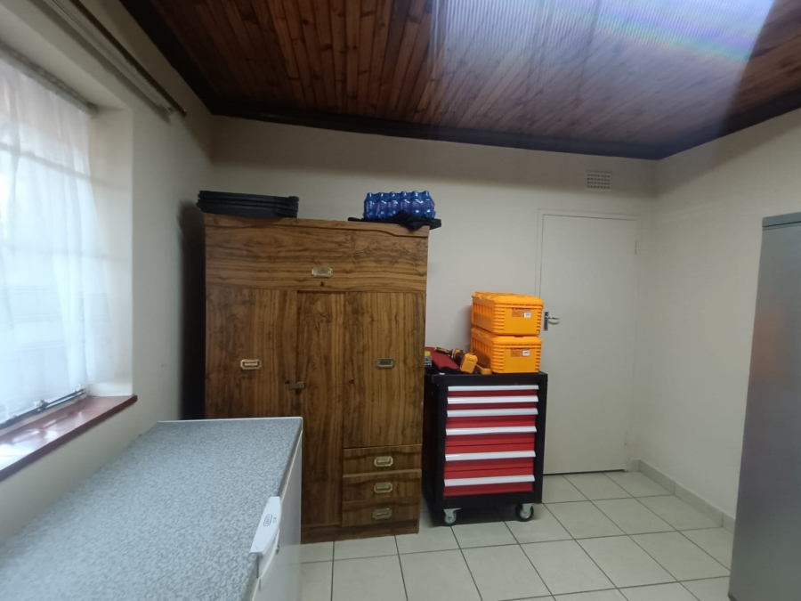 4 Bedroom Property for Sale in Vanderbijlpark CW 5 Gauteng