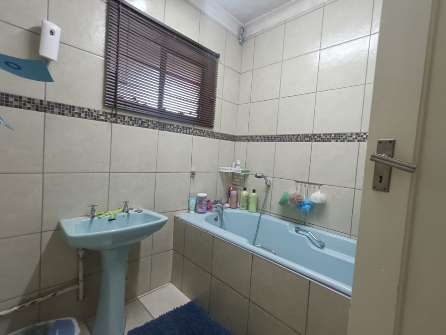 4 Bedroom Property for Sale in Vanderbijlpark CW 5 Gauteng