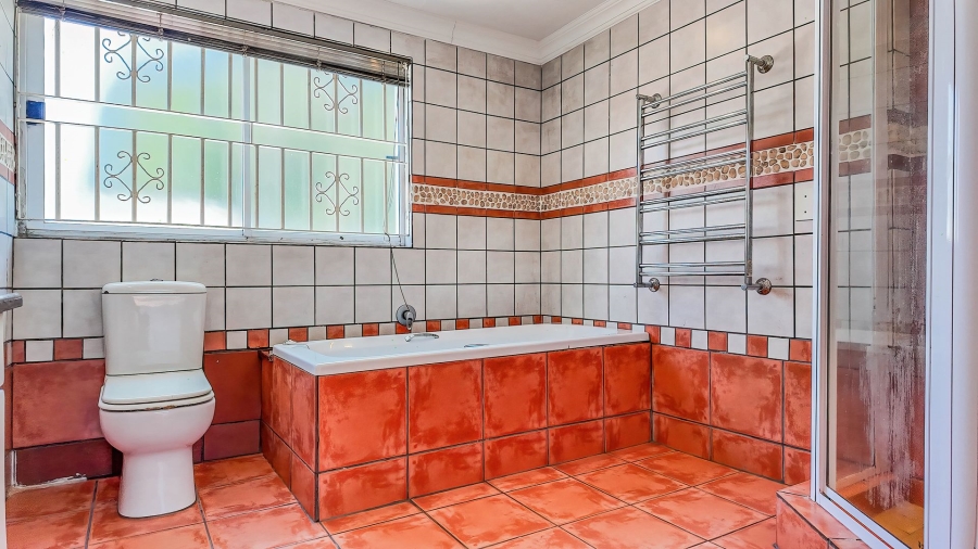 Commercial Property for Sale in Nieuw Muckleneuk Gauteng