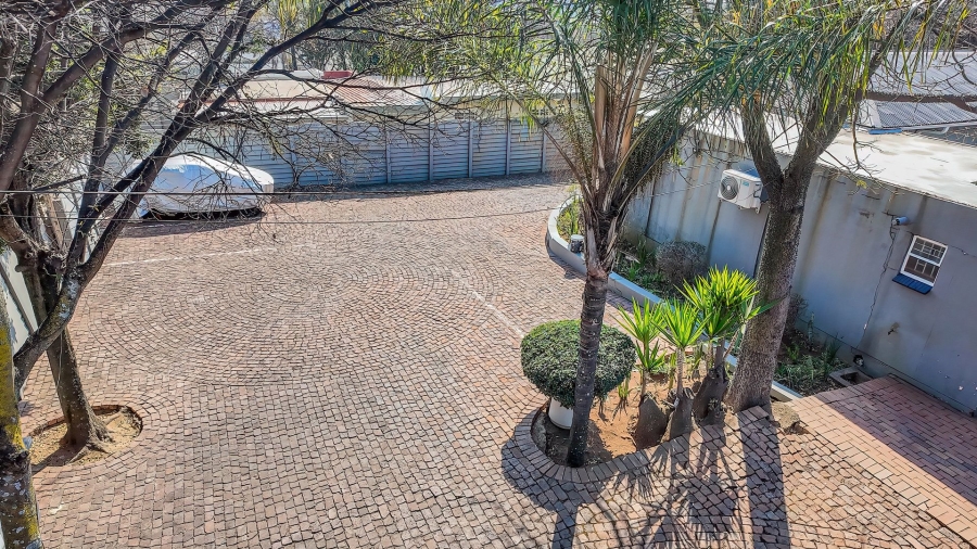 Commercial Property for Sale in Nieuw Muckleneuk Gauteng