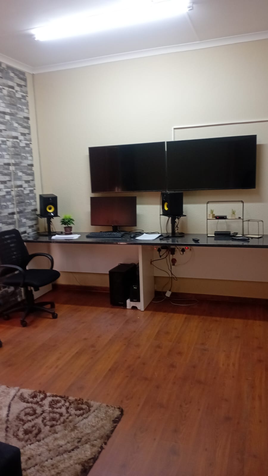 To Let Commercial Property for Rent in Monument Gauteng