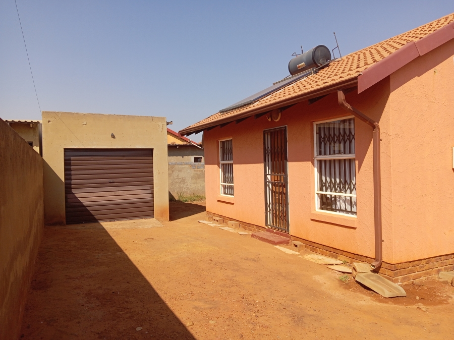 2 Bedroom Property for Sale in Bram Fischerville Gauteng