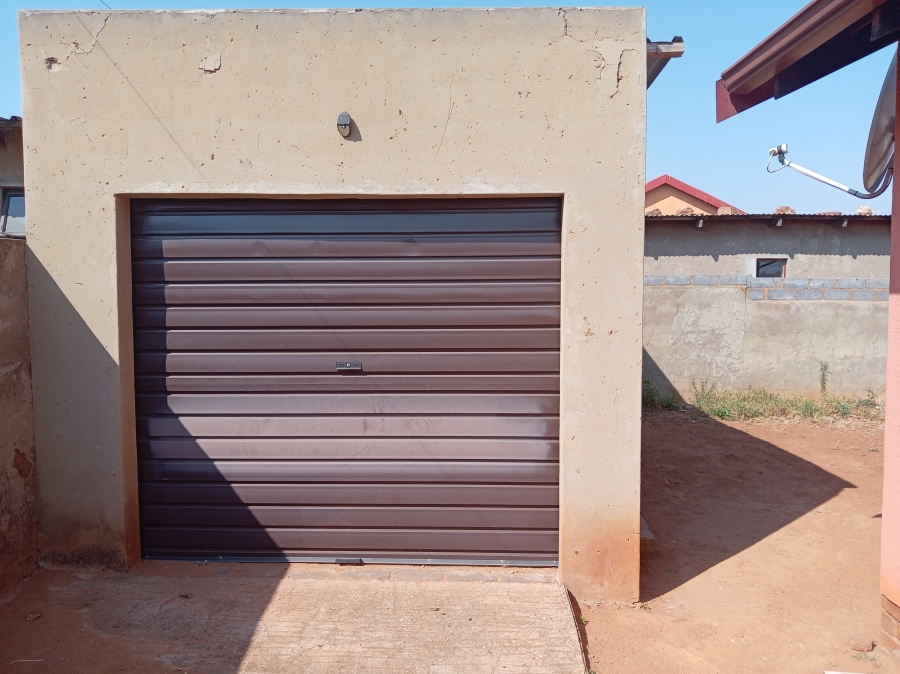 2 Bedroom Property for Sale in Bram Fischerville Gauteng