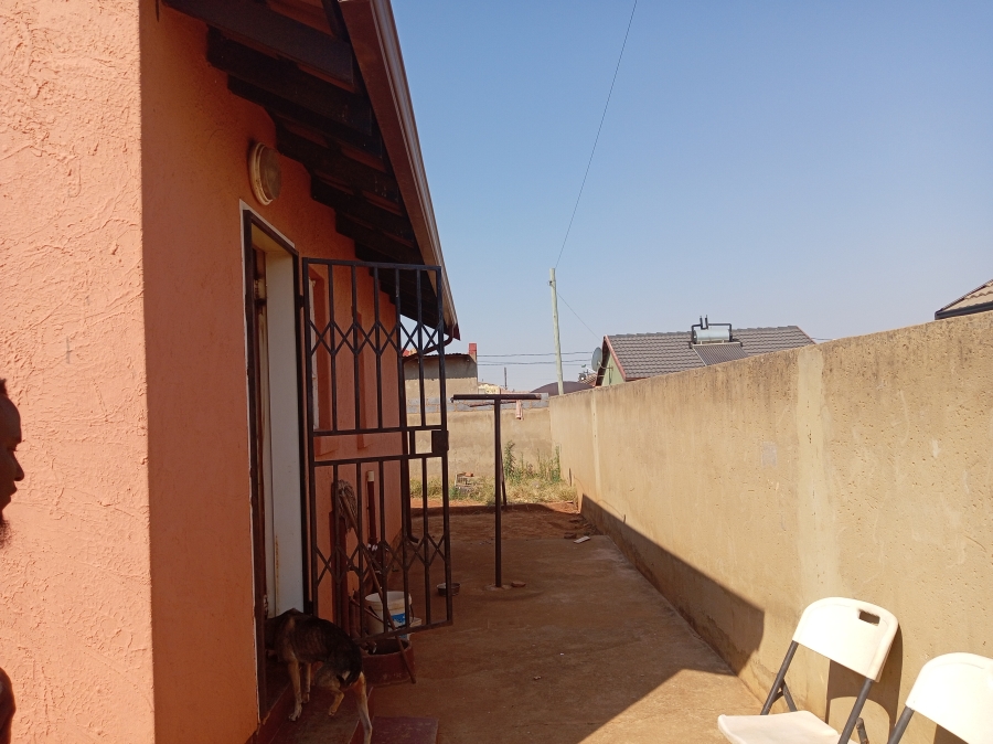 2 Bedroom Property for Sale in Bram Fischerville Gauteng