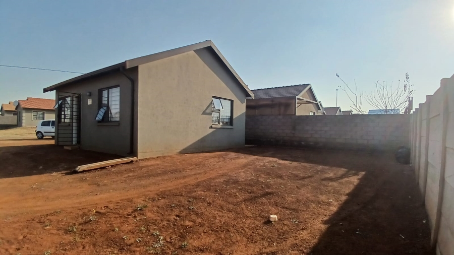 2 Bedroom Property for Sale in Toekomsrus Gauteng