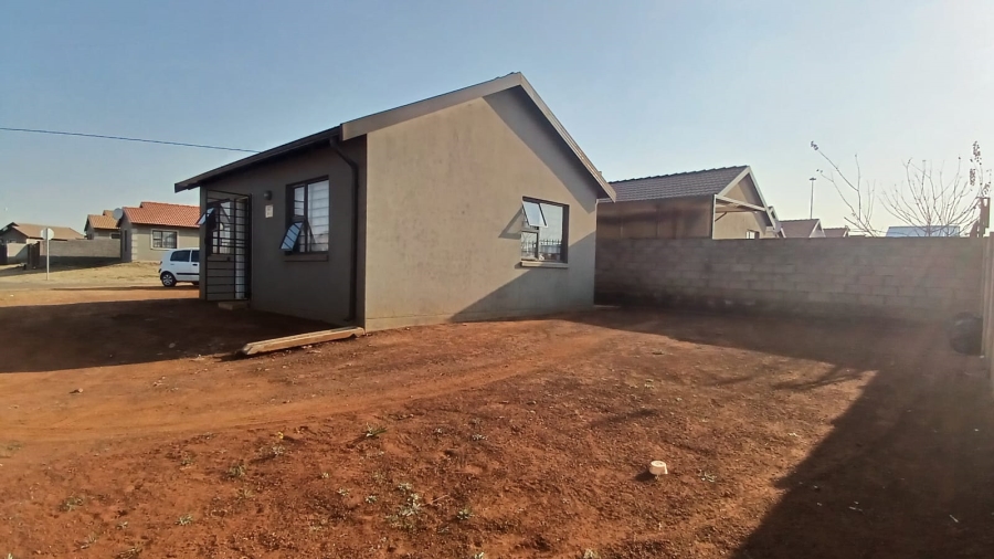 2 Bedroom Property for Sale in Toekomsrus Gauteng