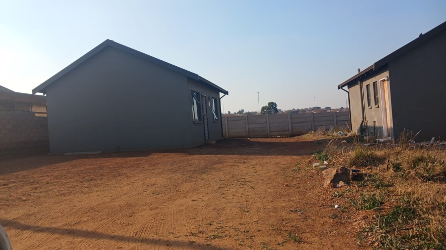 2 Bedroom Property for Sale in Toekomsrus Gauteng