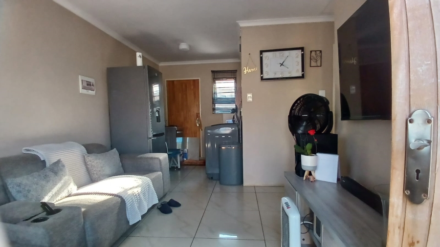 2 Bedroom Property for Sale in Toekomsrus Gauteng
