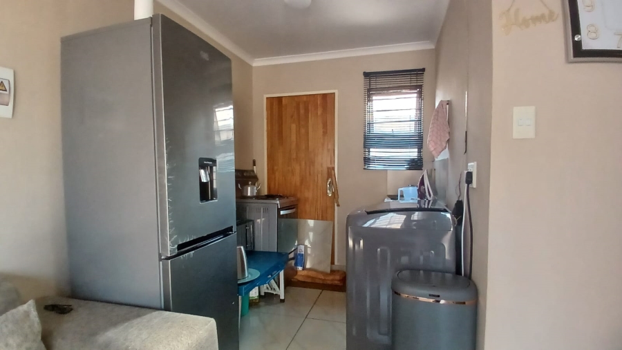 2 Bedroom Property for Sale in Toekomsrus Gauteng