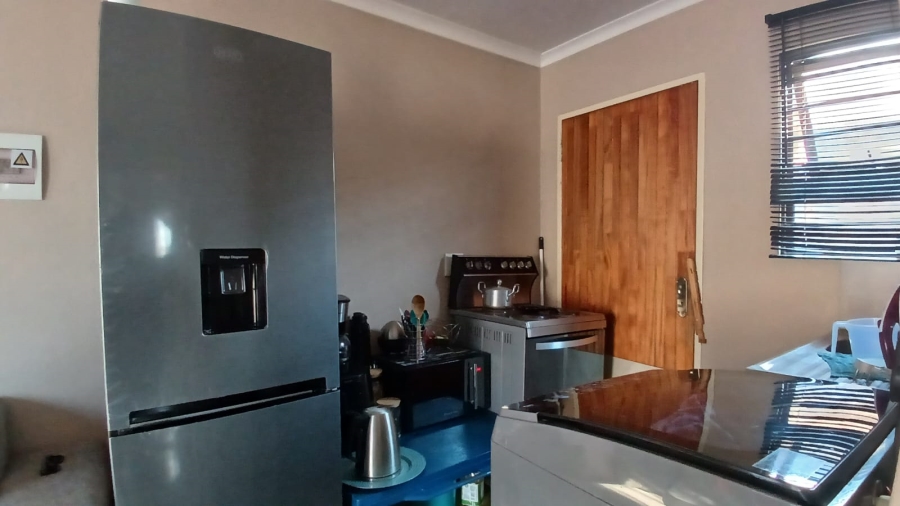 2 Bedroom Property for Sale in Toekomsrus Gauteng