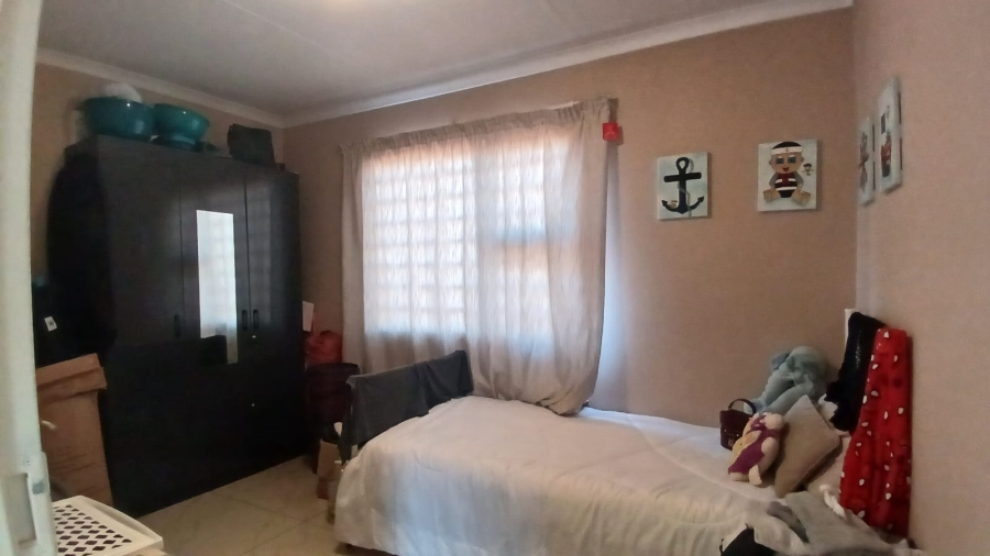 2 Bedroom Property for Sale in Toekomsrus Gauteng