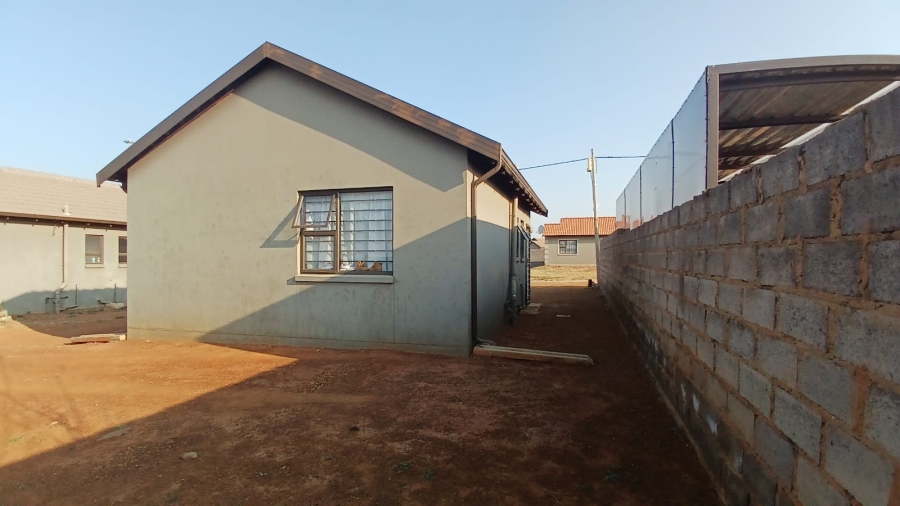 2 Bedroom Property for Sale in Toekomsrus Gauteng