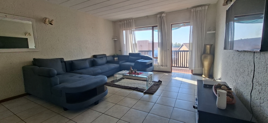 2 Bedroom Property for Sale in Little Falls Gauteng