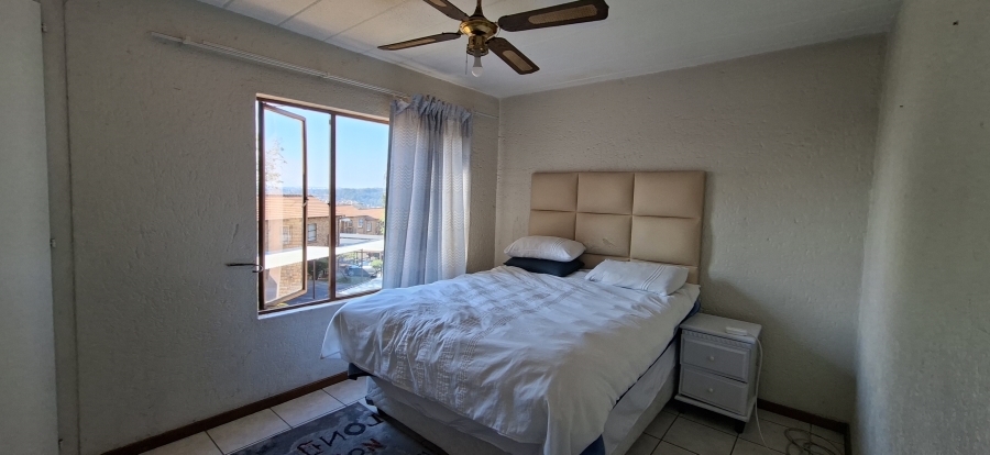2 Bedroom Property for Sale in Little Falls Gauteng