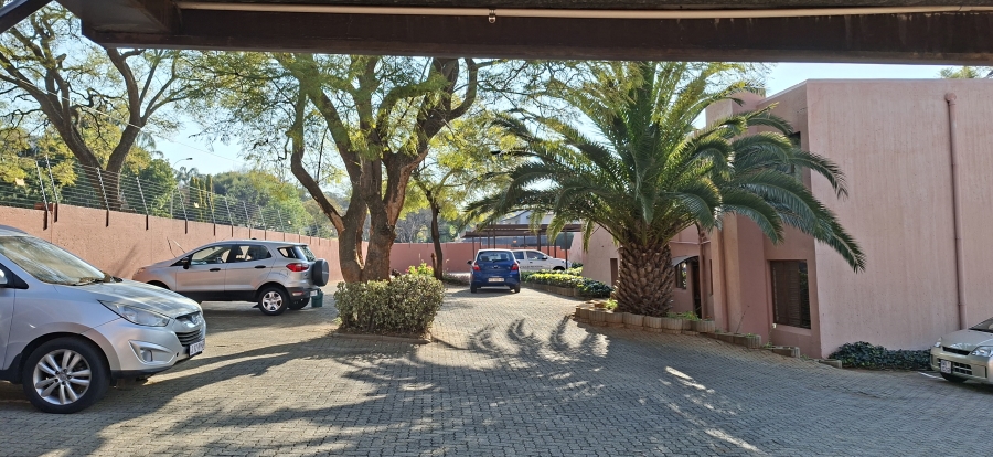 2 Bedroom Property for Sale in Little Falls Gauteng