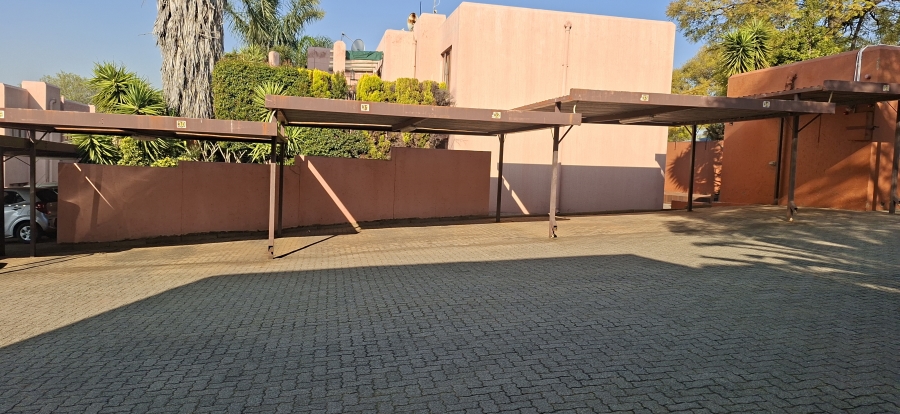 2 Bedroom Property for Sale in Little Falls Gauteng
