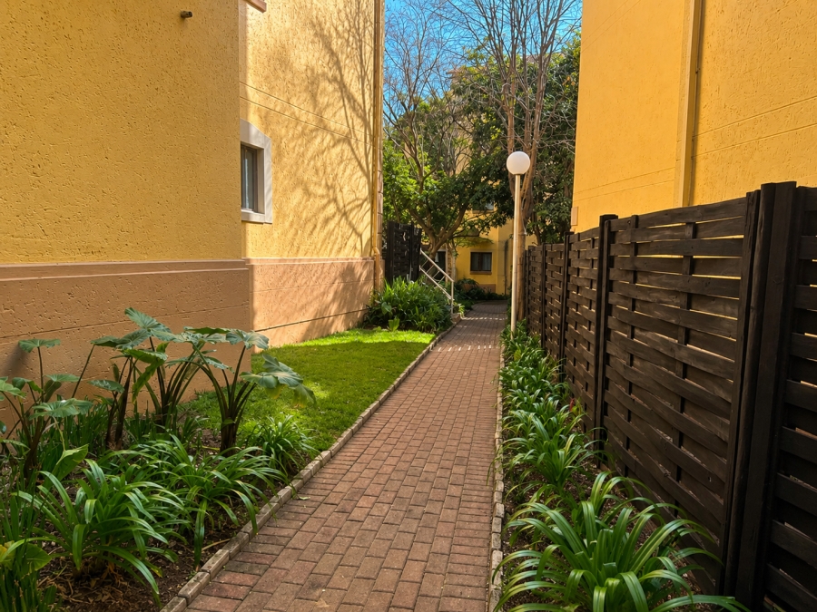 2 Bedroom Property for Sale in Sunninghill Gauteng