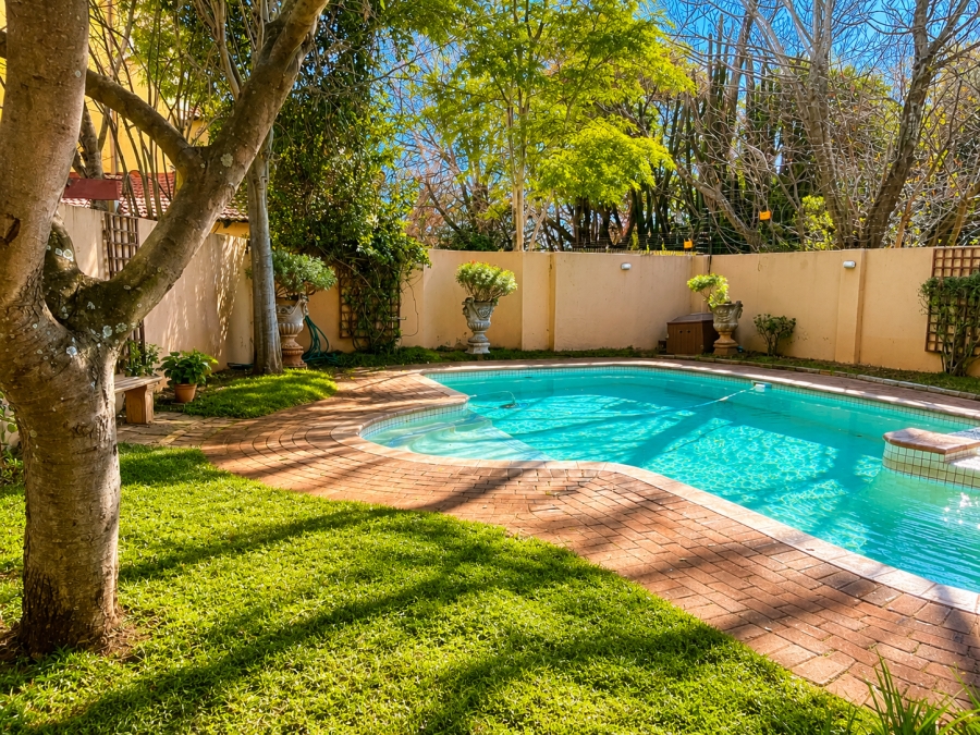 2 Bedroom Property for Sale in Sunninghill Gauteng