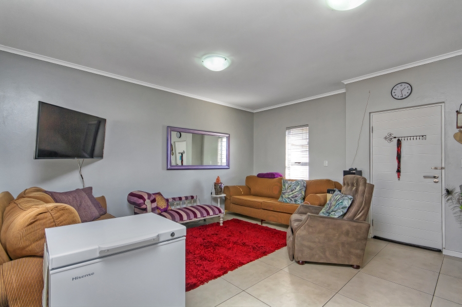 2 Bedroom Property for Sale in Blue Hills Gauteng