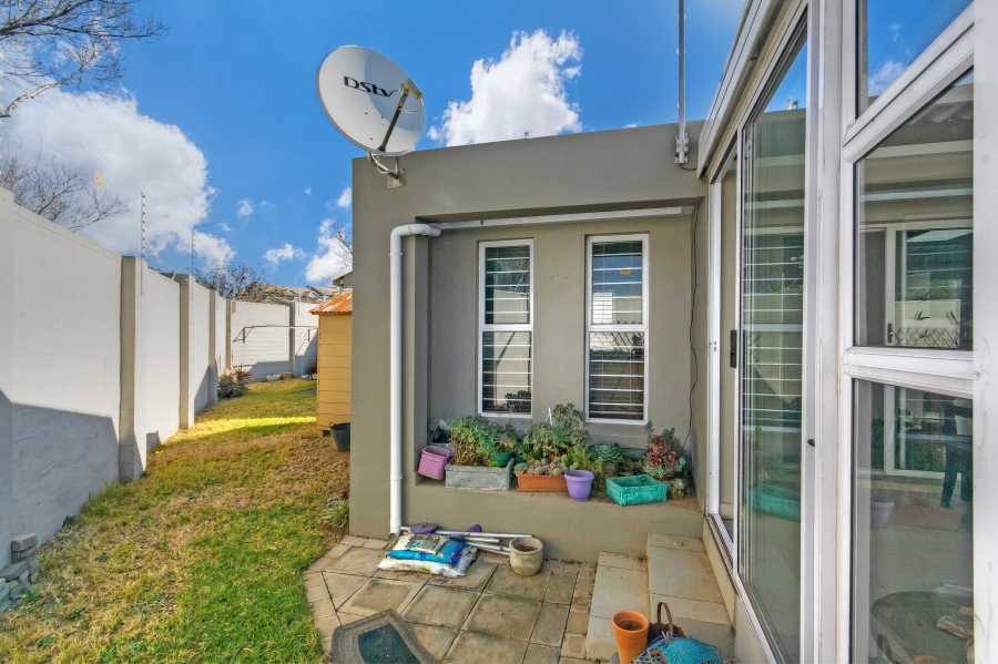 2 Bedroom Property for Sale in Blue Hills Gauteng