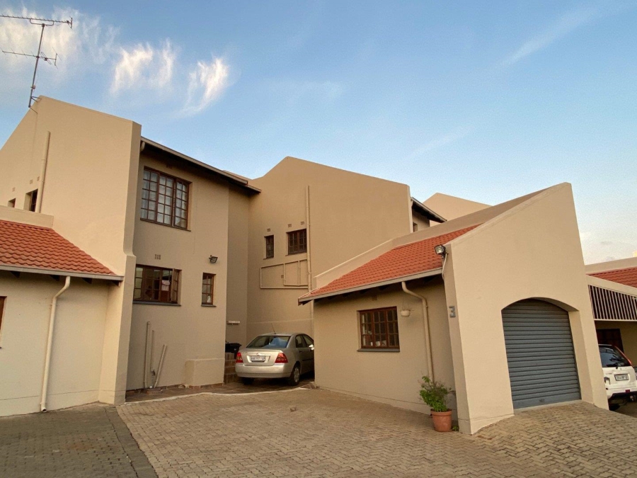 To Let 3 Bedroom Property for Rent in Glenanda Gauteng