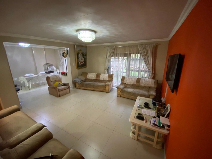 To Let 3 Bedroom Property for Rent in Glenanda Gauteng