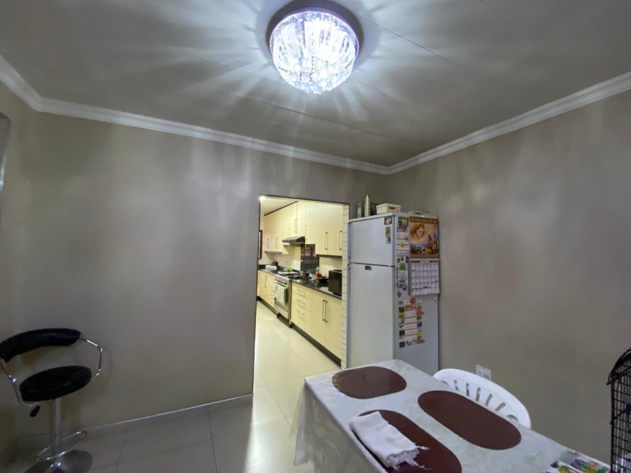 To Let 3 Bedroom Property for Rent in Glenanda Gauteng