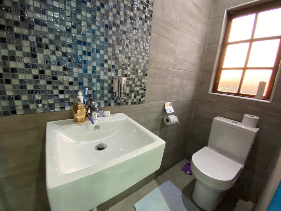 To Let 3 Bedroom Property for Rent in Glenanda Gauteng