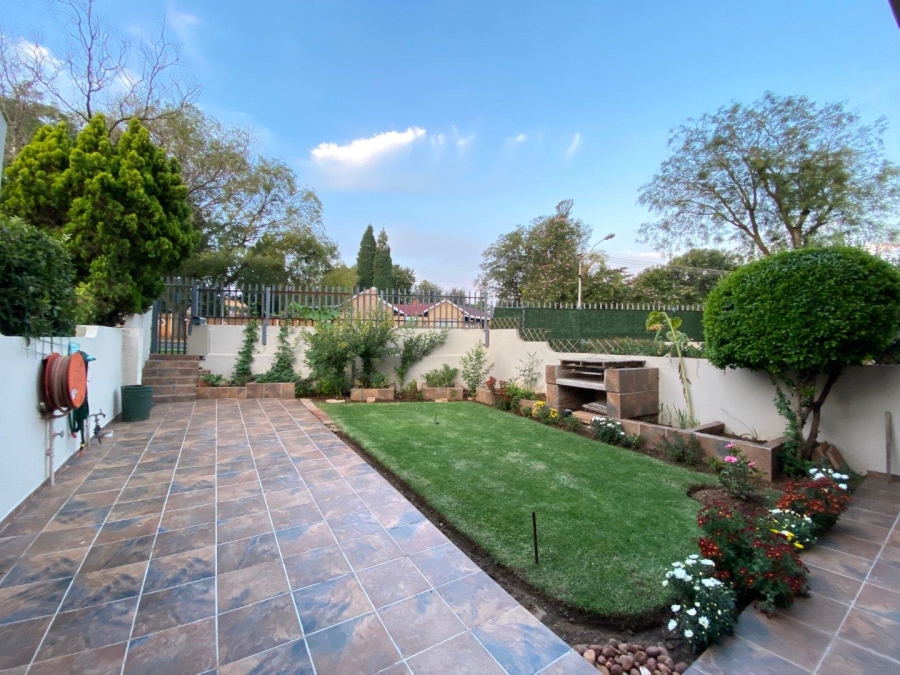 To Let 3 Bedroom Property for Rent in Glenanda Gauteng