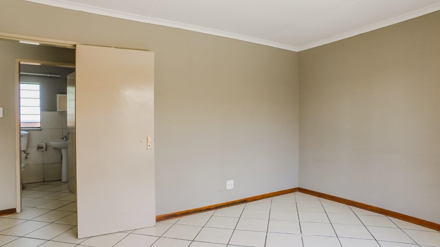 To Let 2 Bedroom Property for Rent in Lilianton Gauteng