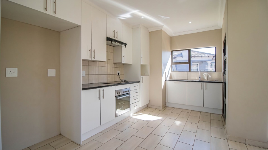 3 Bedroom Property for Sale in Strubenvale Gauteng