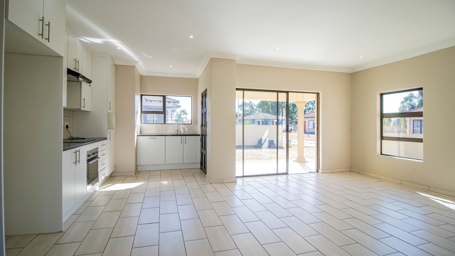 3 Bedroom Property for Sale in Strubenvale Gauteng