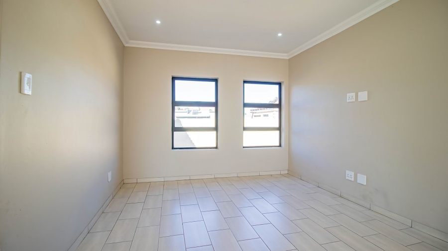 3 Bedroom Property for Sale in Strubenvale Gauteng