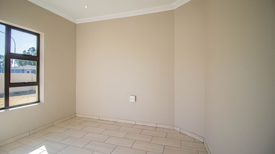 3 Bedroom Property for Sale in Strubenvale Gauteng
