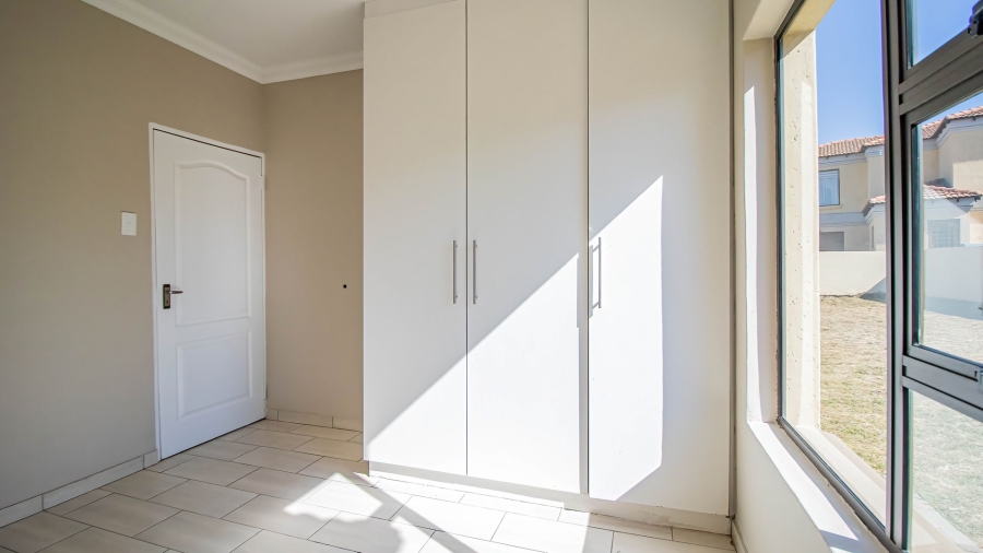 3 Bedroom Property for Sale in Strubenvale Gauteng