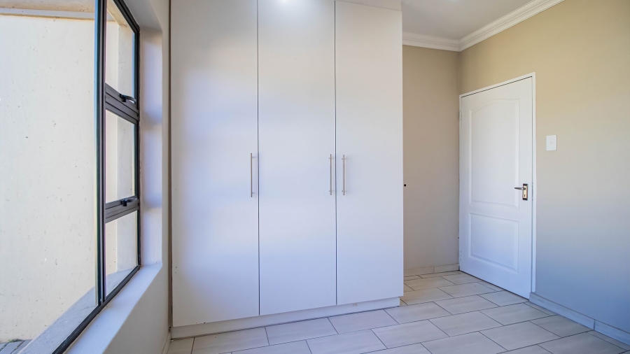 3 Bedroom Property for Sale in Strubenvale Gauteng