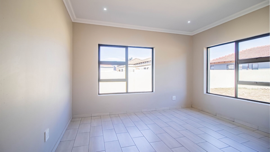 3 Bedroom Property for Sale in Strubenvale Gauteng
