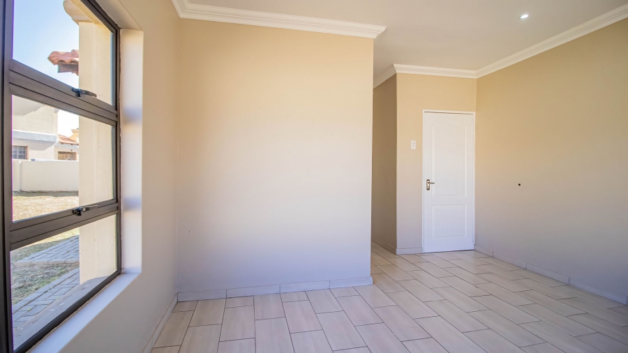 3 Bedroom Property for Sale in Strubenvale Gauteng