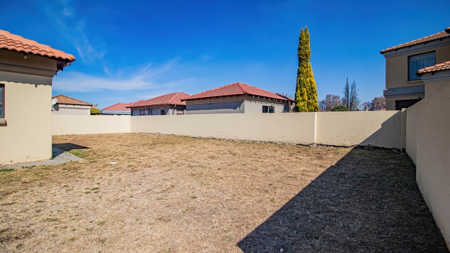 3 Bedroom Property for Sale in Strubenvale Gauteng